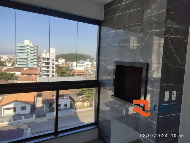 #413 - Apartamento para Venda em Navegantes - SC