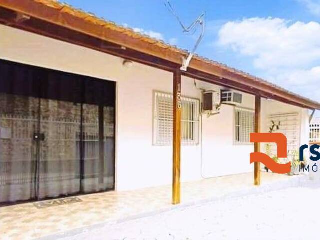 Casa para Venda em Penha - 1